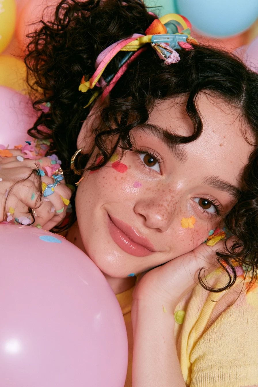 20 cheerful curly pigtail style