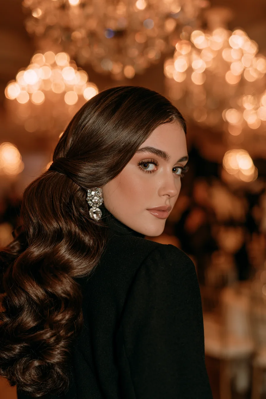 3 dramatic hollywood glam waves 1