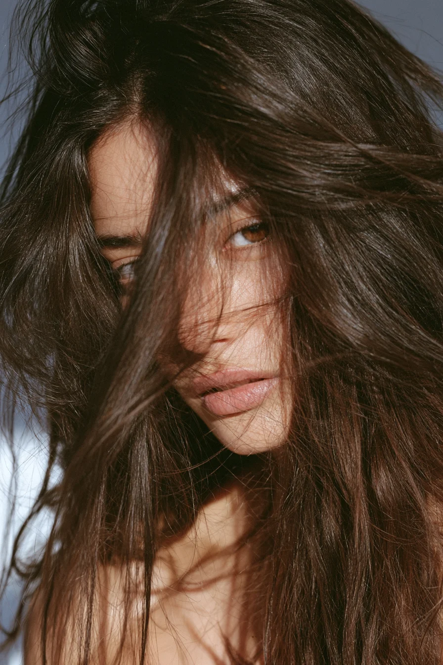 18 delicate wispy front layers
