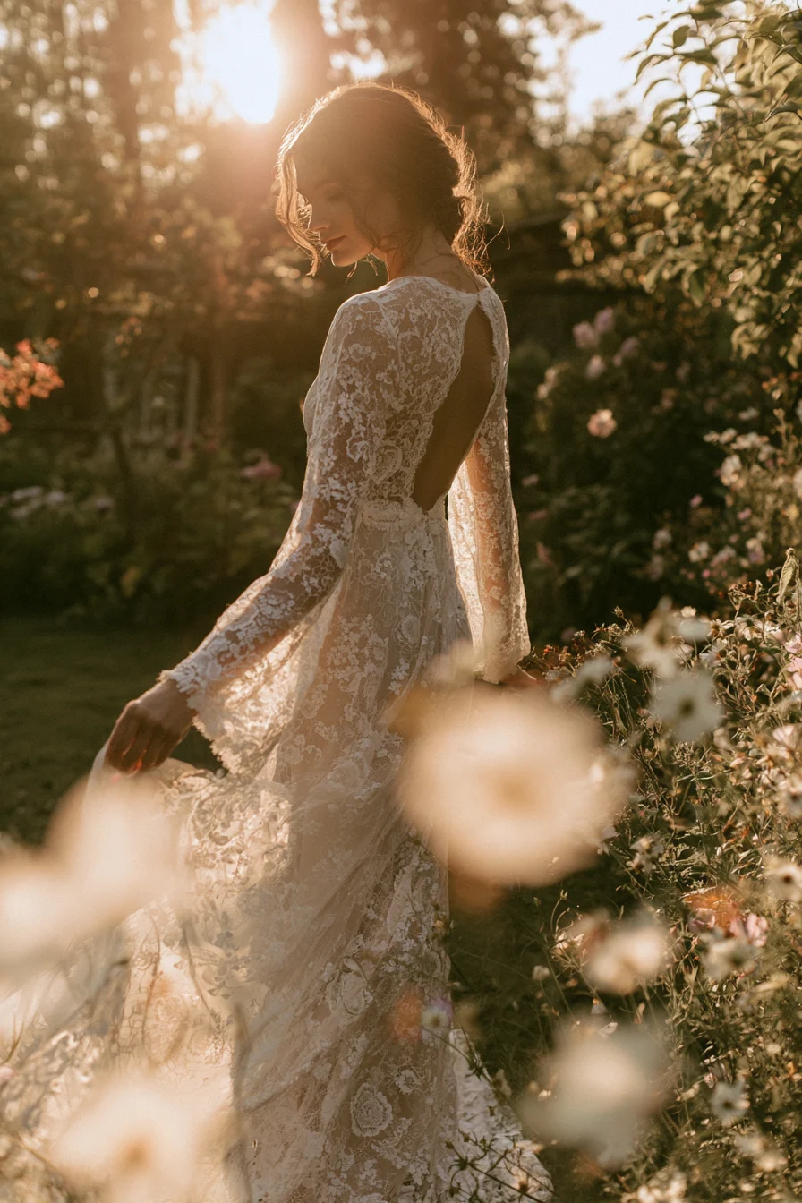 12 luxurious open back bridal style ideas 1