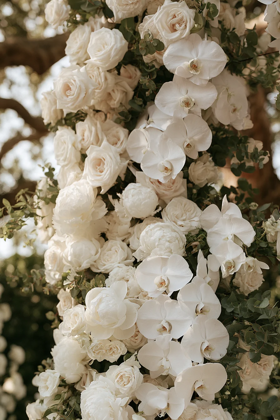 27 Beautiful Wedding Wreath Ideas for a Romantic Celebration 16 gorgeous wedding arch inspiration 1